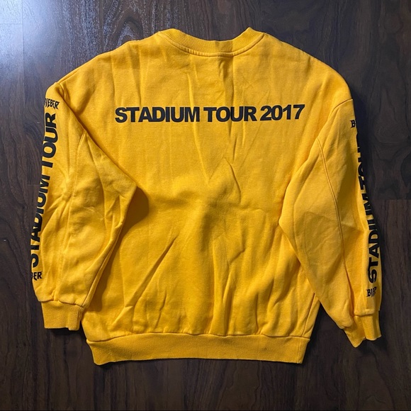 Justin Bieber 2017 Stadium Tour Crewneck - Picture 2 of 3